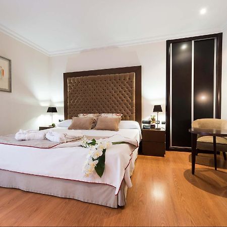 Fc Infantas De Leon Hotel Ngoại thất bức ảnh