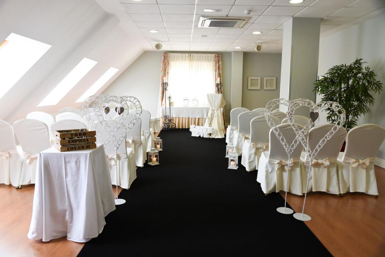 Fc Infantas De Leon Hotel Ngoại thất bức ảnh