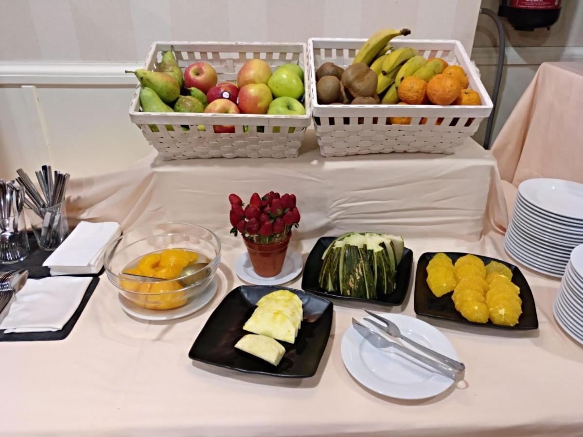 Fc Infantas De Leon Hotel Ngoại thất bức ảnh