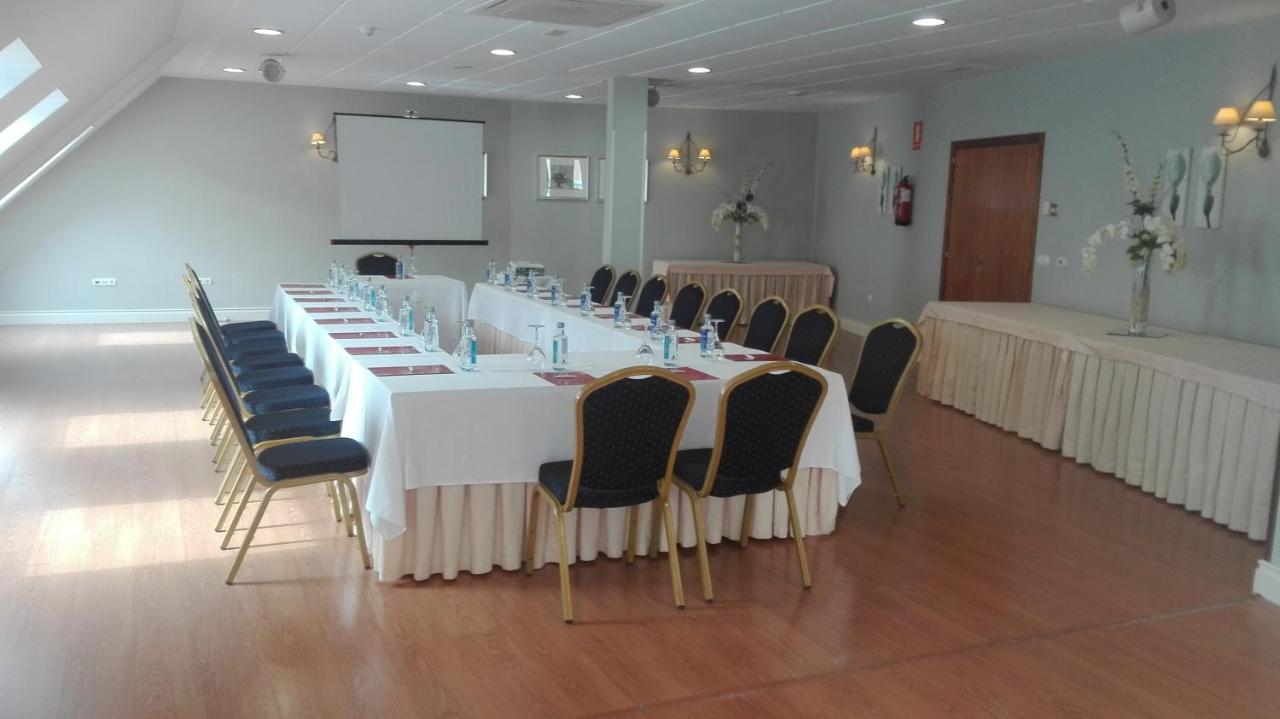 Fc Infantas De Leon Hotel Ngoại thất bức ảnh